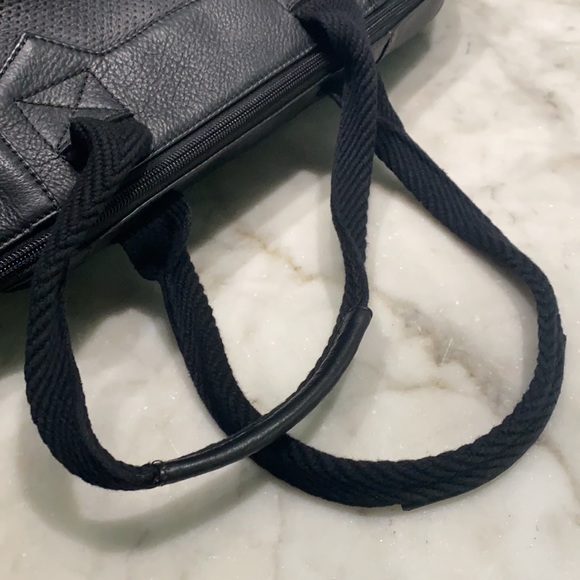 Bugatti Genuine Leather Bag Columbia - Picture 8 of 16